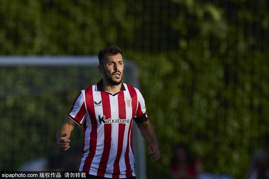 1200万欧元违约金！西甲再爆青训争议转会，球迷情感与金钱博弈引热议